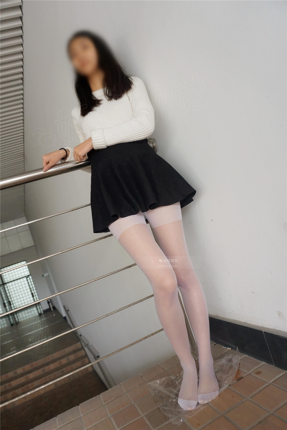 [妖精视觉] NO.044 诗诗 风吹起白丝袜 [67P]-玩偶屋