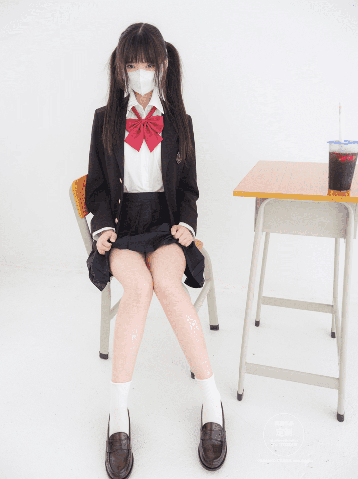 「紧急企划」EX-006 见希w 西式jk 白丝 [75P1V-4.04GB]-玩偶屋