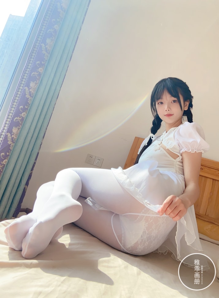 稚乖画册 – 夜夜 嬉戏 80d白丝 [74P1V-368MB]-玩偶屋