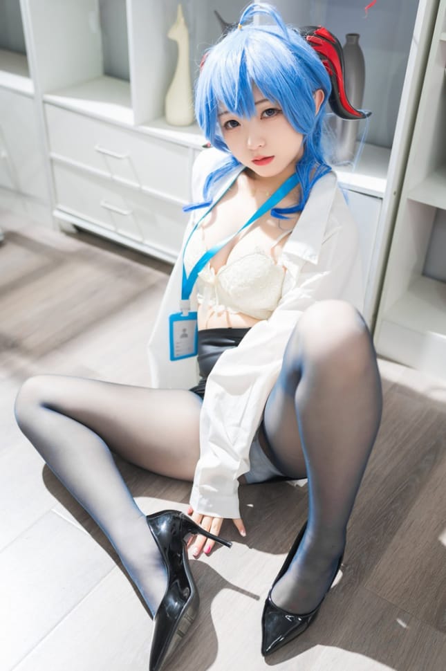 花铃 – NO.19 甘雨秘书ol [93P-574M]-玩偶屋
